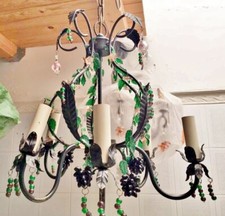 Lustre en fer et sarments de fleurs feuilles et grappes de raisin en verre de...