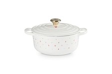 Cocotte ronde signée Le