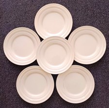 Assiettes à dessert anciennes