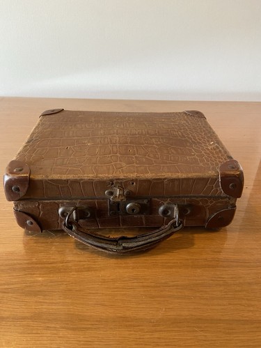 Petite valise ancienne