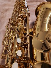 Saxophone alto YAMAHA YAS-275 d'occasion avec étui rigide