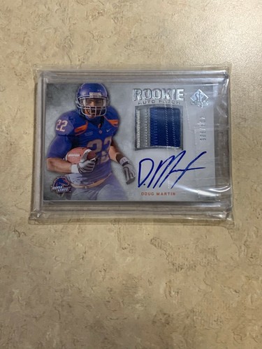 2012 authentic doug martin - doug,