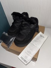 UGG Lowmel Noir Taille 39