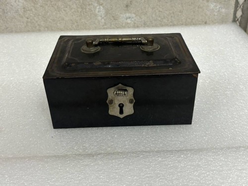 Coffre fort portable ancien