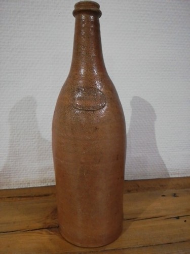 Bouteille ancienne terre - ancienne,