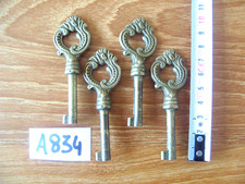 LOT A834 DE 4 CLÉ CLÉS CLEFS