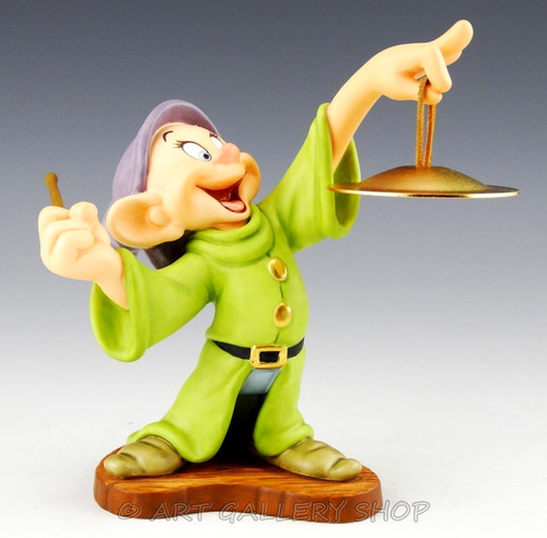 Wdcc walt disney figurine - walt,