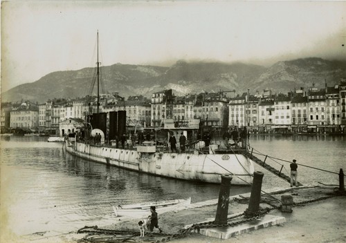 Bateau militaire rade de - bateau,