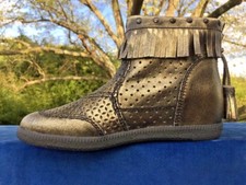 OTBT Stanton Gold Moccasins Fringe Zip Leather Indian Pow Wow Boots Women Size 6