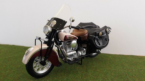 Moto métal indian bicolore - moto,