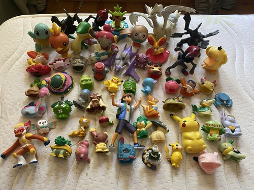 Lot figurines pokemon - 56,