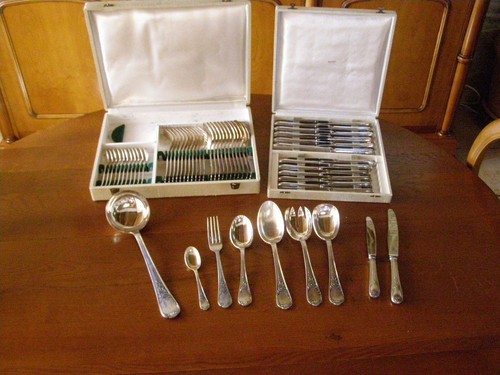 Menagere metal argente - en,
