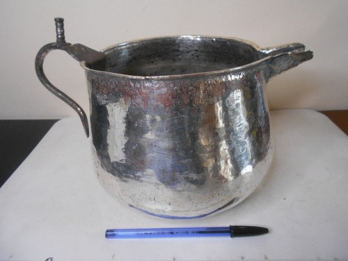 Ancien récipient anse et - à,