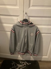 sweat Moncler gris stylée