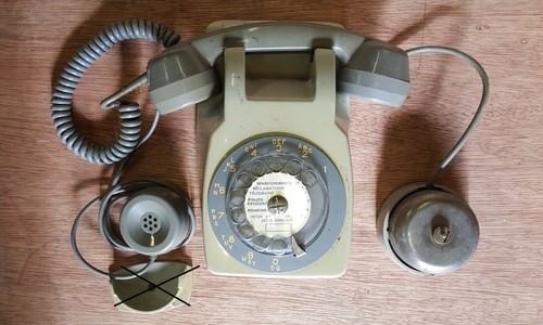 Ancien téléphone mural - téléphone,