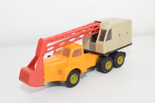 B81 norev plastique 114 - b81, 1:43