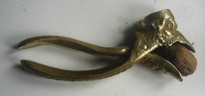 casse noix en bronze