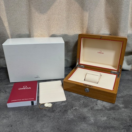 Omega boîte montre - à, en