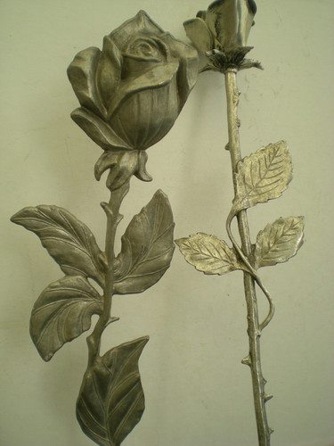 Deux belles roses etain - belles,