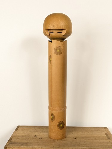 Kokeshi robe fleurs - "robe, circa