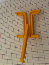 PLAYMOBIL PIECE TRIPOD OR OTHER YELLOW STAND?