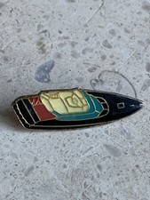 Pin’s Bateau Vedette +