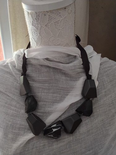 Collier pierre résine - en,