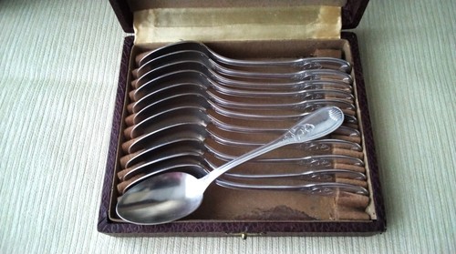 Coffret cuillères à - 12,