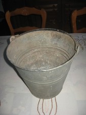 ancien seau en zinc