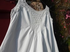 ANTIQUE METIS LACE IRELAND AND RELIGIOUS FOLDS NIGHTDRESS 1915