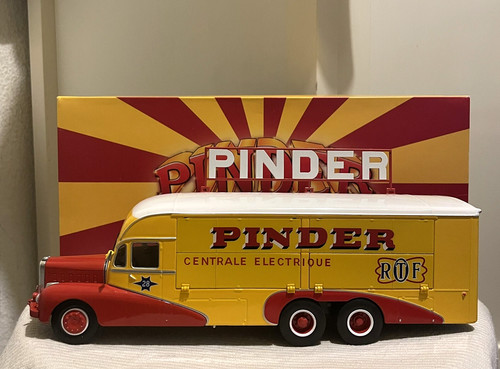 Camion cirque pinder 26 - 1/43,