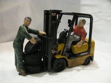 CATERPILLAR 1/25 AVEC