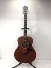 ● Guitare acoustique Taylor