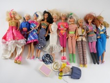 Lot de 10 Poupées Barbie Mattel Années 80/90 avec Tenues et Accessoires Vintage
