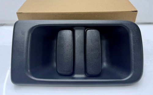 Poignee porte laterale - porte,