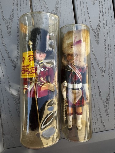 Lot poupées souvenirs - lot, 2