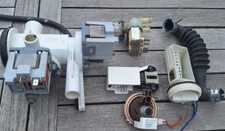 Lot pièces détachées pour Lave linge Samsung WF1704 Pompe, Fitre, Switch porte