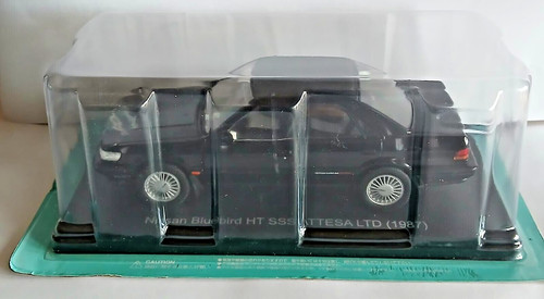 Die cast nissan bluebird ht - -,