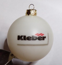 voiture garage pneu Kleber automobile boule de noël