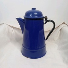 Cafetière ancienne en tôle