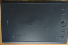 Wacom PTH660 Intuos Pro Graphic Tablet