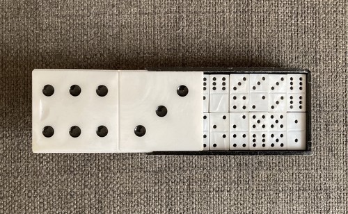 Jeu dominos miniature effet - miniature,