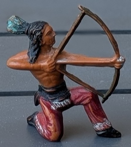 Figurine indien avec arc - un,