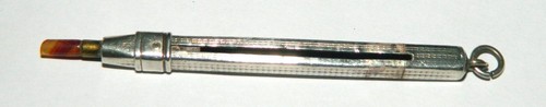 Joli porte mine argent - porte,