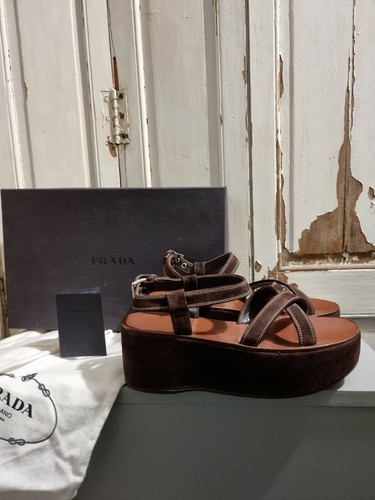 Prada y2k circa 2002 - ,