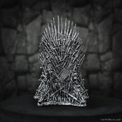 Game thrones figurine - thrones,