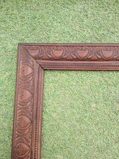 ANCIEN CADRE EN BOIS SCULPTE
