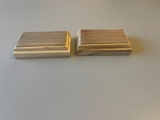 2 socles en bois brut  pour figurine / maquette 10,7 x 6,4 cm ép 2,5 cm