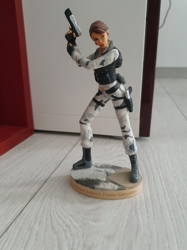 Figurine atlas tomb raider - tomb,