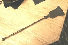 pelle ancienne de cheminée